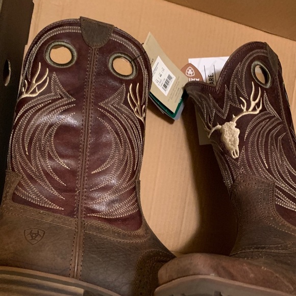 Ariat Men's Hybrid Roughstock Antler Dark Brown Boots with Cream Accents - Picture 10 of 15